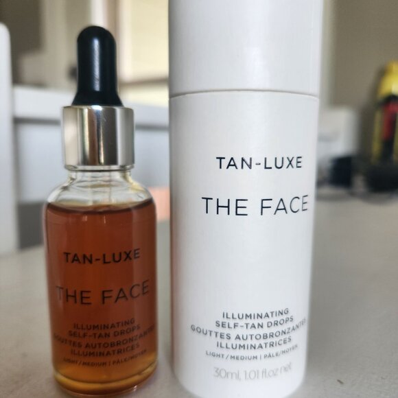 Tan-Luxe The Face Illuminating Self-Tan Drops (Light/Medium) - Picture 1 of 4